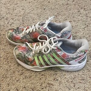 K-Swiss Women's Tropical Print Pickleball Sneakers in Green and White